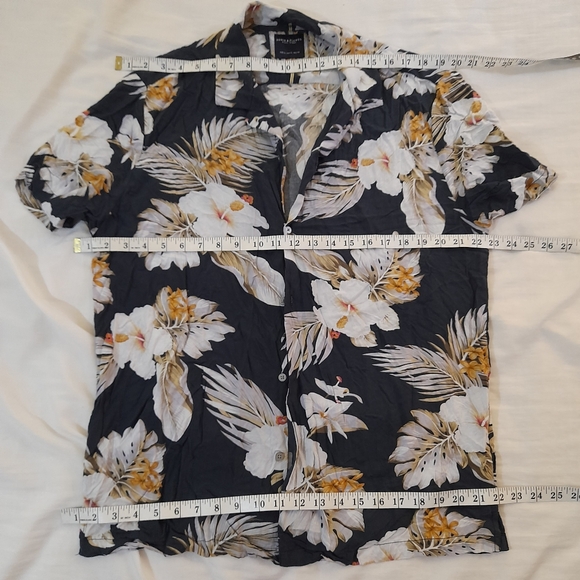 ● Denim & Flower | Button down Shirt - Picture 3 of 9